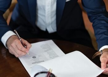 6 Questions to Ask When Choosing a Mesothelioma Lawyer