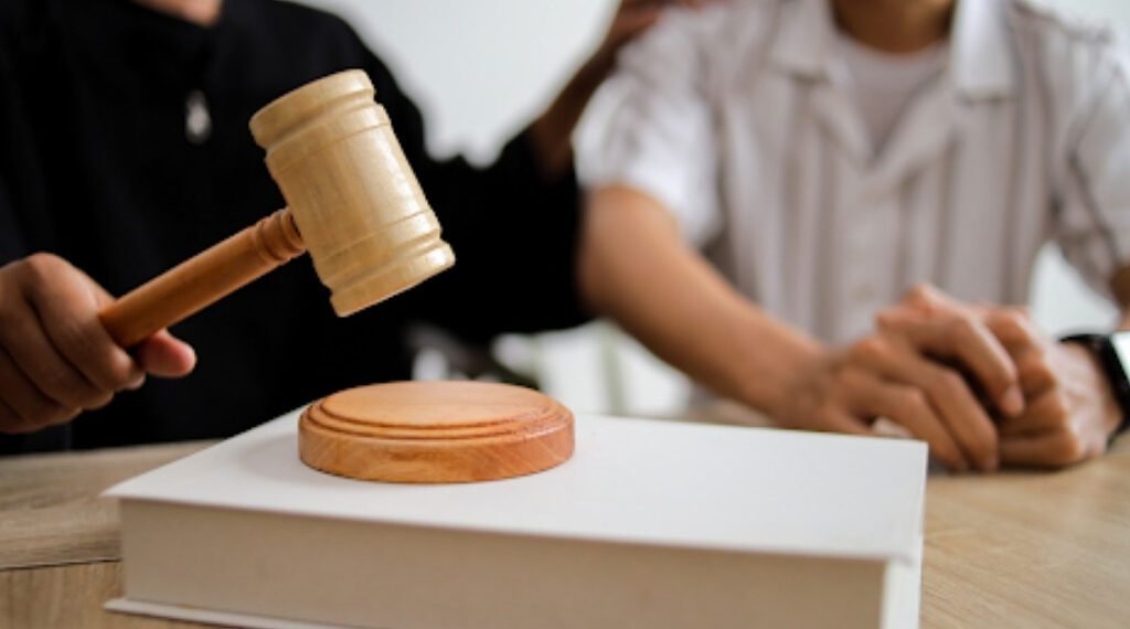 How Does a Criminal Defense Lawyer Build a Strong Case?
