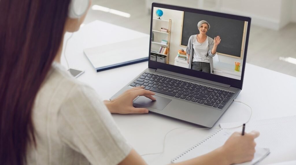 Thriving in Online Classes: Legal Knowledge for Students