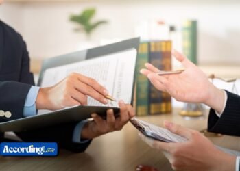 Working With a No Win, No Fee Lawyer: Pros & Cons