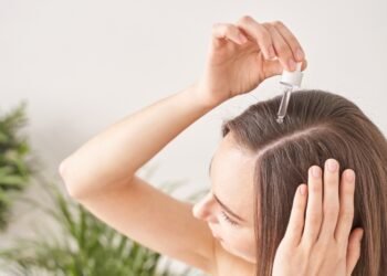 How Cold-Pressed Castor Oil Can Strengthen Your Hair Naturally